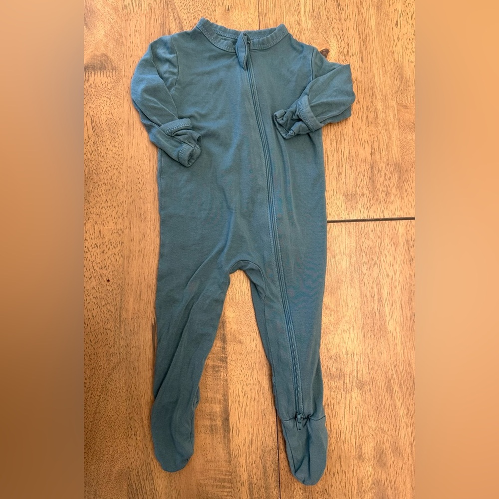Kyte BABY Blue Bamboo Zippered Footie Pajama size 0-3 Months